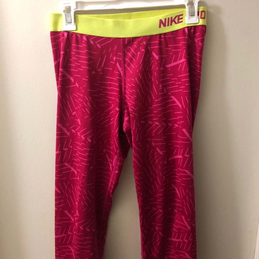 Women’s Nike Pro Capri leggings